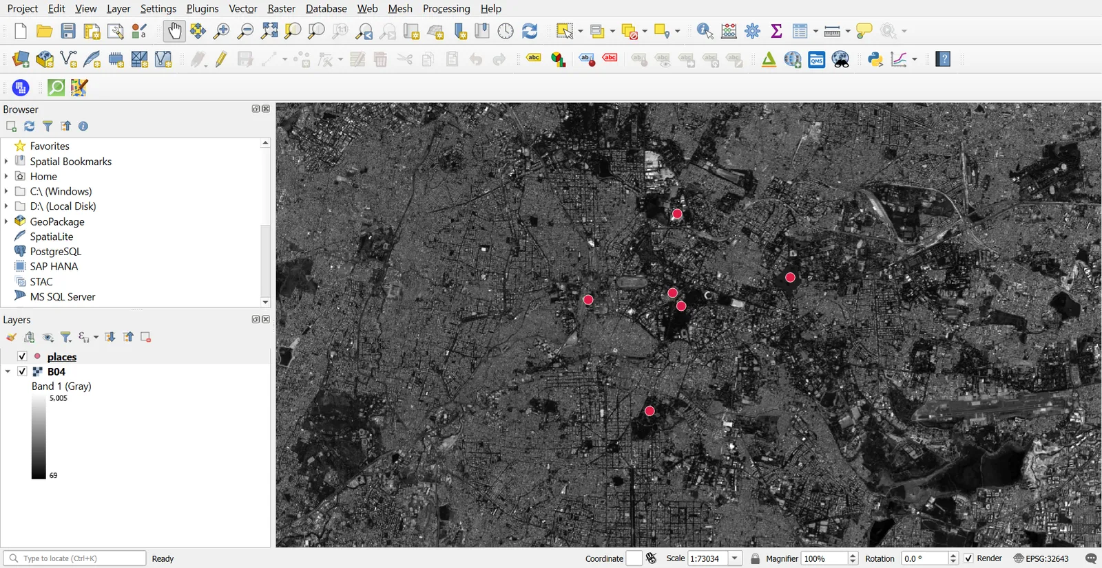 Raster in UTM and points in WGS 84 aligned on the map